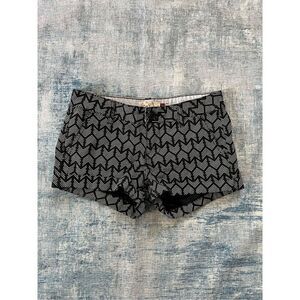 So Black White Chevron Pattern Cuffed Hem Shorts Size 0